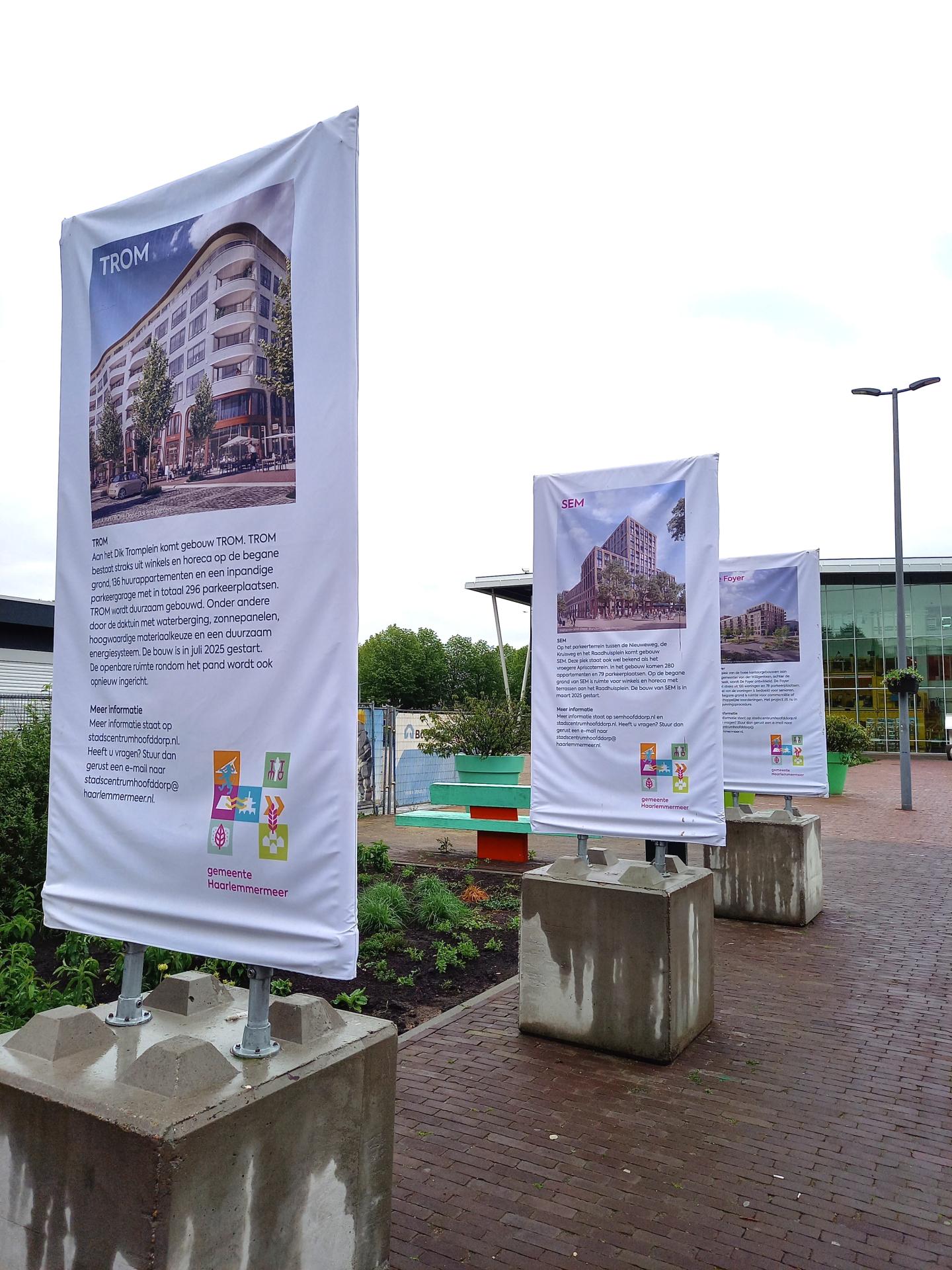 Raadhuisplein infobanners