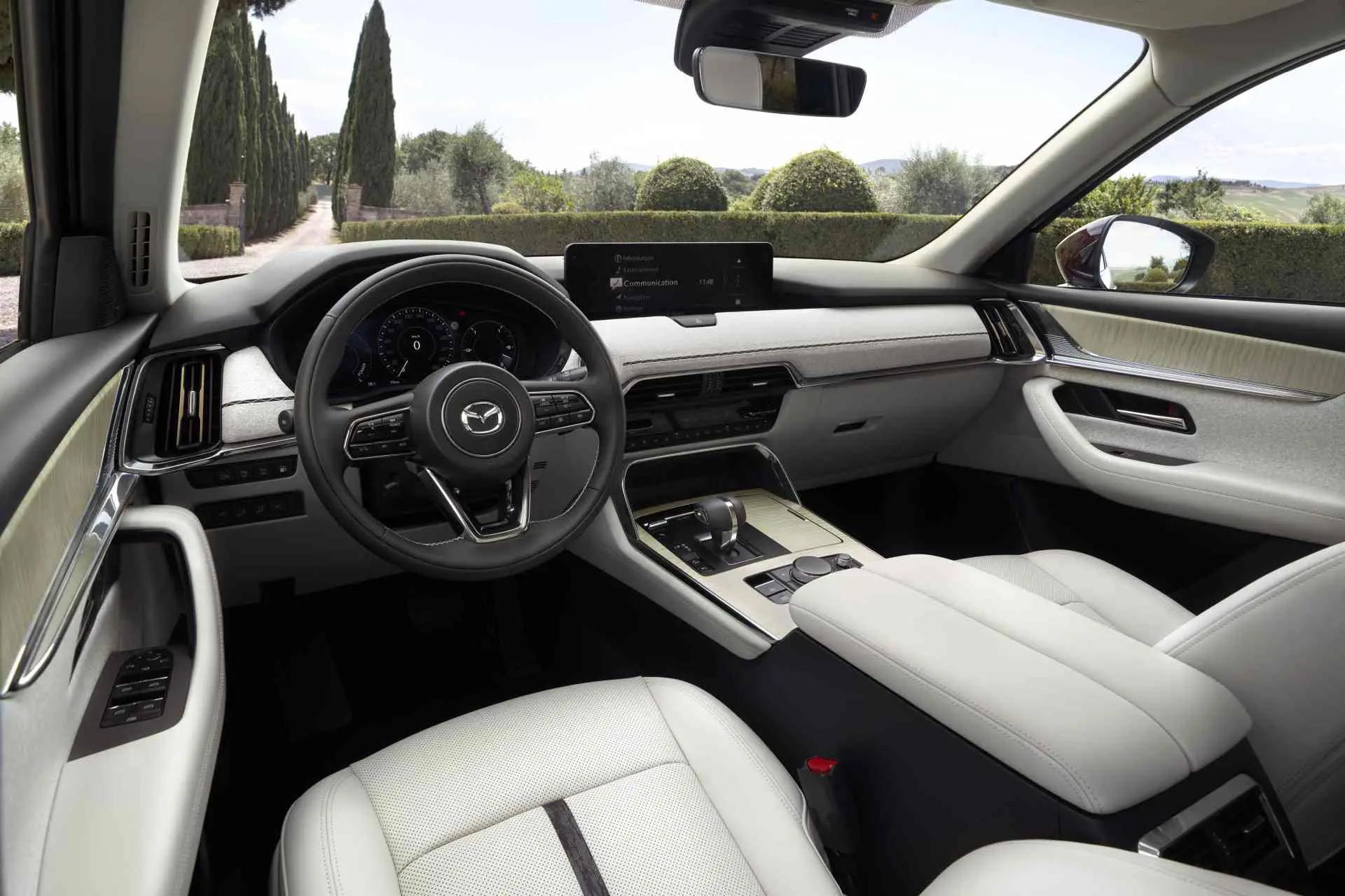 Mazda CX80 interieur