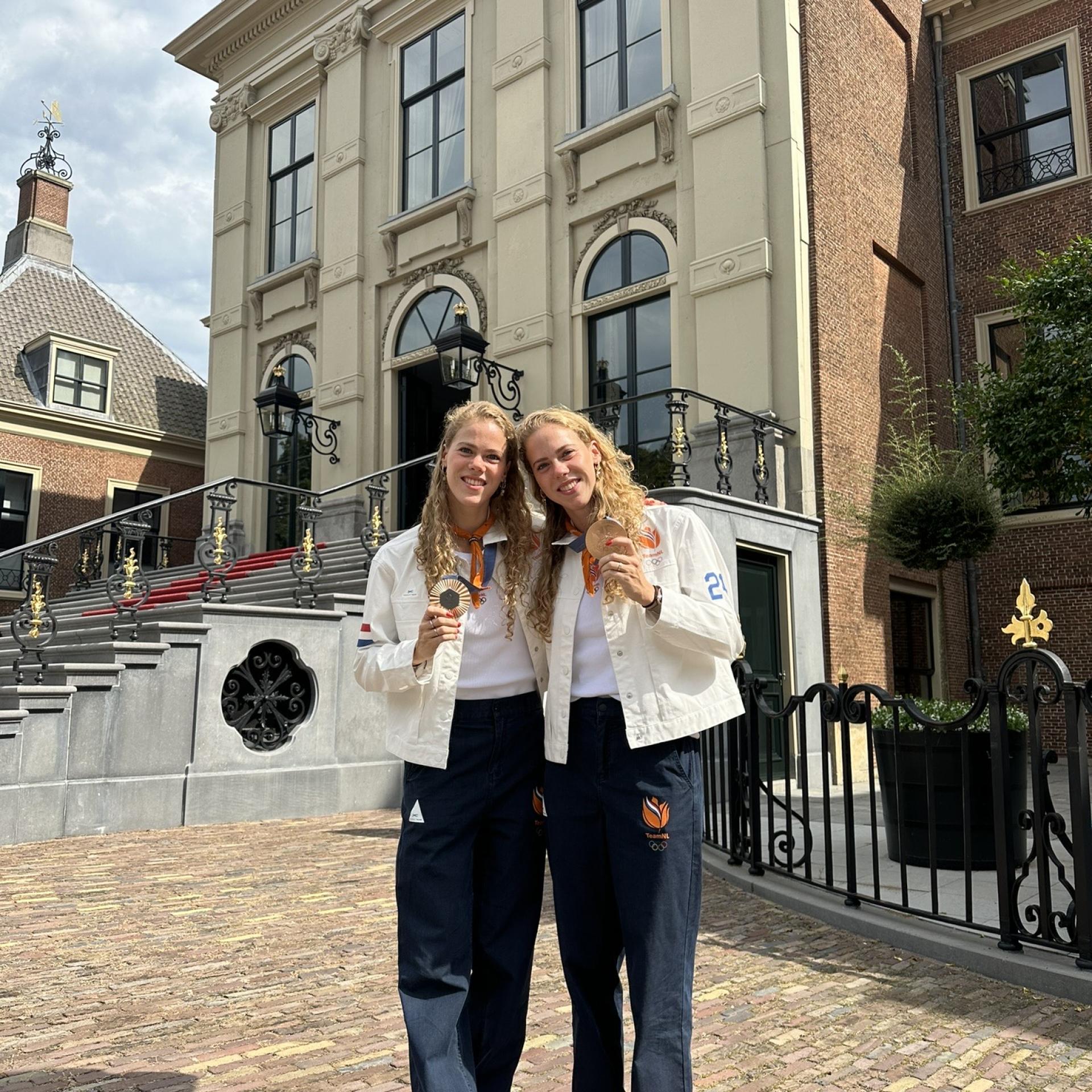 Bregje en Noortje de Brouwer