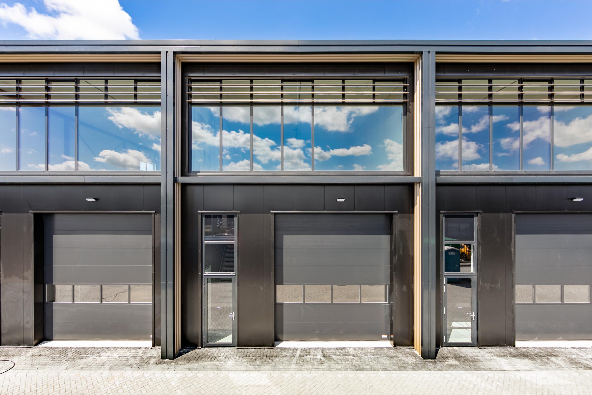 Schenk Makelaars Sydneystraat 4-4a, Lijnden
